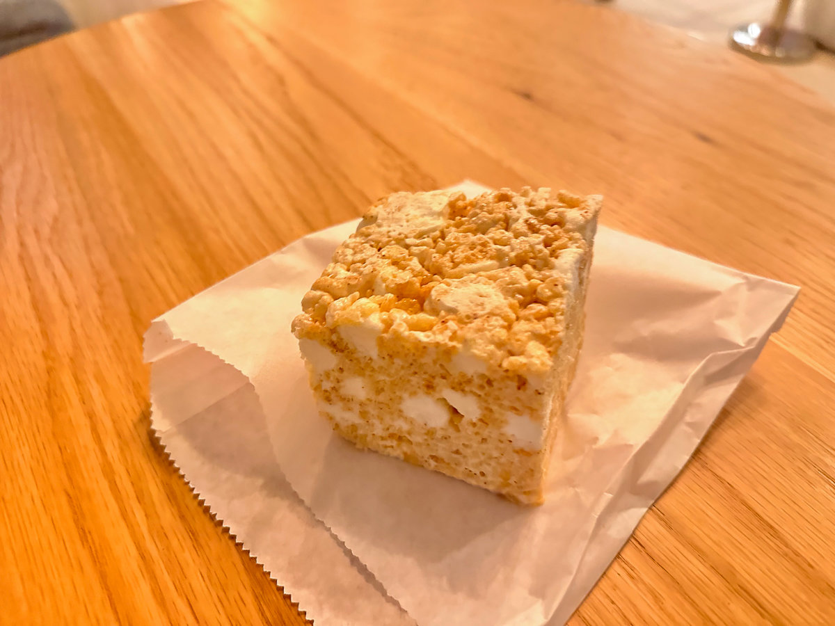 rice crispy treat with marshmallow pieces
